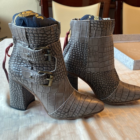 Freebird boots - Picture 2 of 9